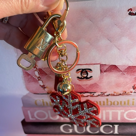 Louis Vuitton # 439 Lock & Key w/ unbranded Key Chain / Bag Charm - Picture 11 of 14